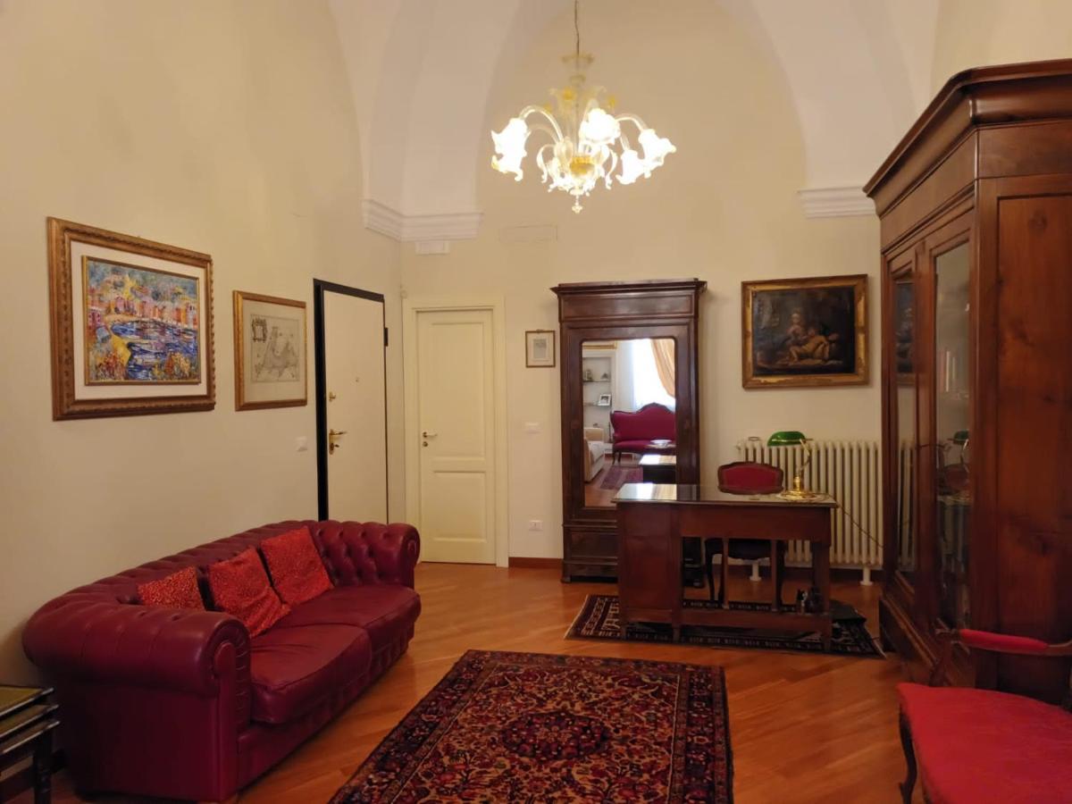 B&B Ai Due Santi Lecce Exterior foto